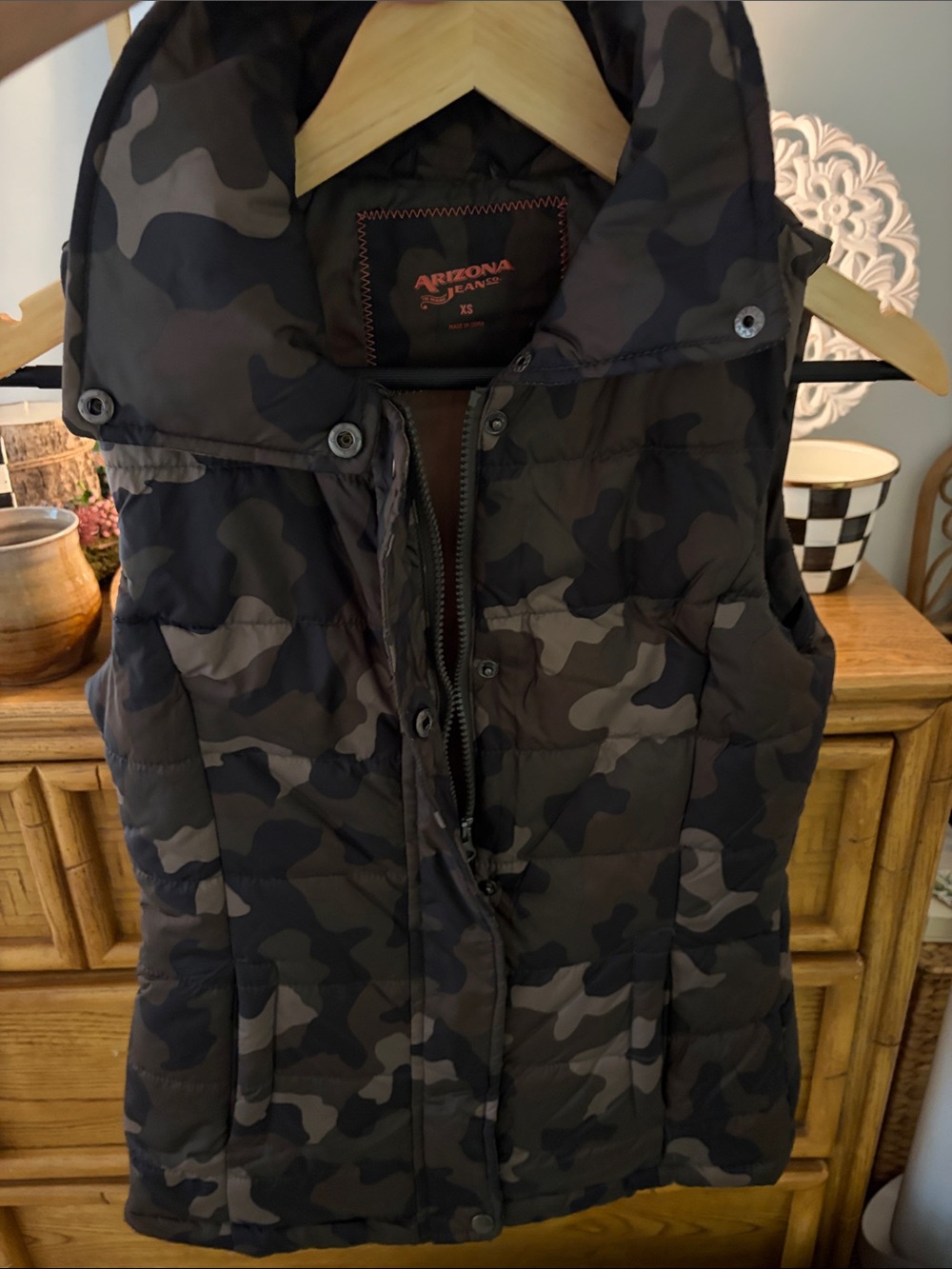 Arizona Jean Company Women's Camouflage Puffer Vest - Olive & Black